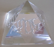 Glasgravur-Fische-Glasdeko-Pyramide-Kristall.png